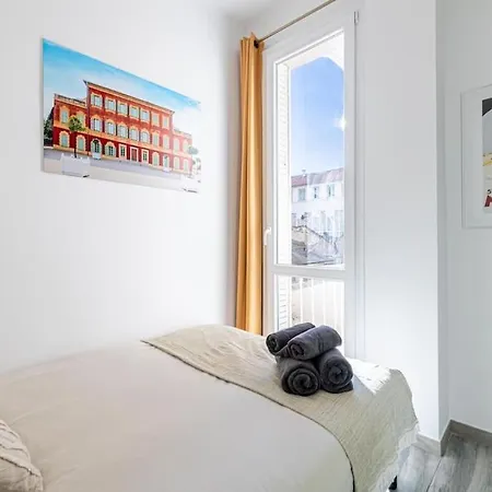 Charming Port Place Du Pin With Balcony